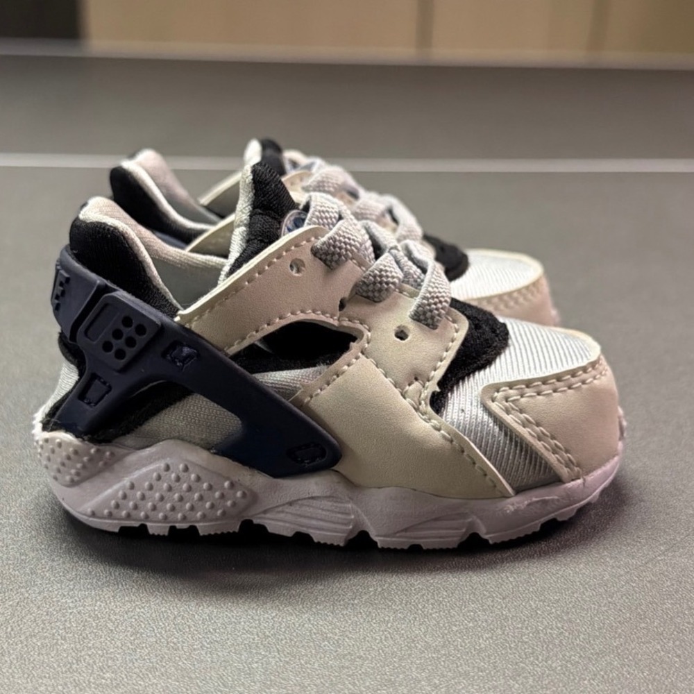 Nike Huarache Run Infant Toddler Shoes Size 3C White Black Gray Sneakers Baby - Picture 4 of 8